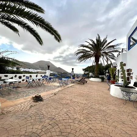 Doble Con Desayuno, Wifi Gratis, Estupenda Piscina En Yaiza * Yaiza (Lanzarote)