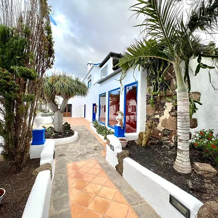 Doble Con Desayuno, Wifi Gratis, Estupenda Piscina En Yaiza *