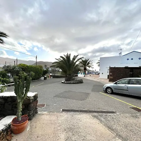 Doble Con Desayuno, Wifi Gratis, Estupenda Piscina En Yaiza