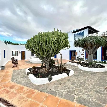 Doble Con Desayuno, Wifi Gratis, Estupenda Piscina En Yaiza Yaiza (Lanzarote)